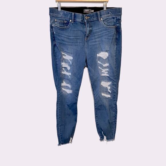 TORRID Bombshell Skinny Premium Stretch High-Rise Destructed Jeans - Picture 6 of 14